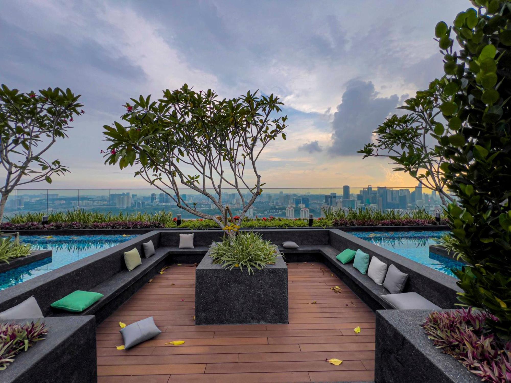 Sky Pool Suites Kl Sentral - Riveria City Kuala Lumpur Exterior photo