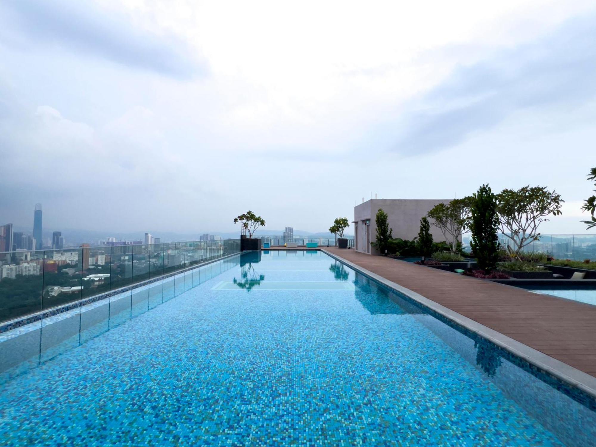 Sky Pool Suites Kl Sentral - Riveria City Kuala Lumpur Exterior photo
