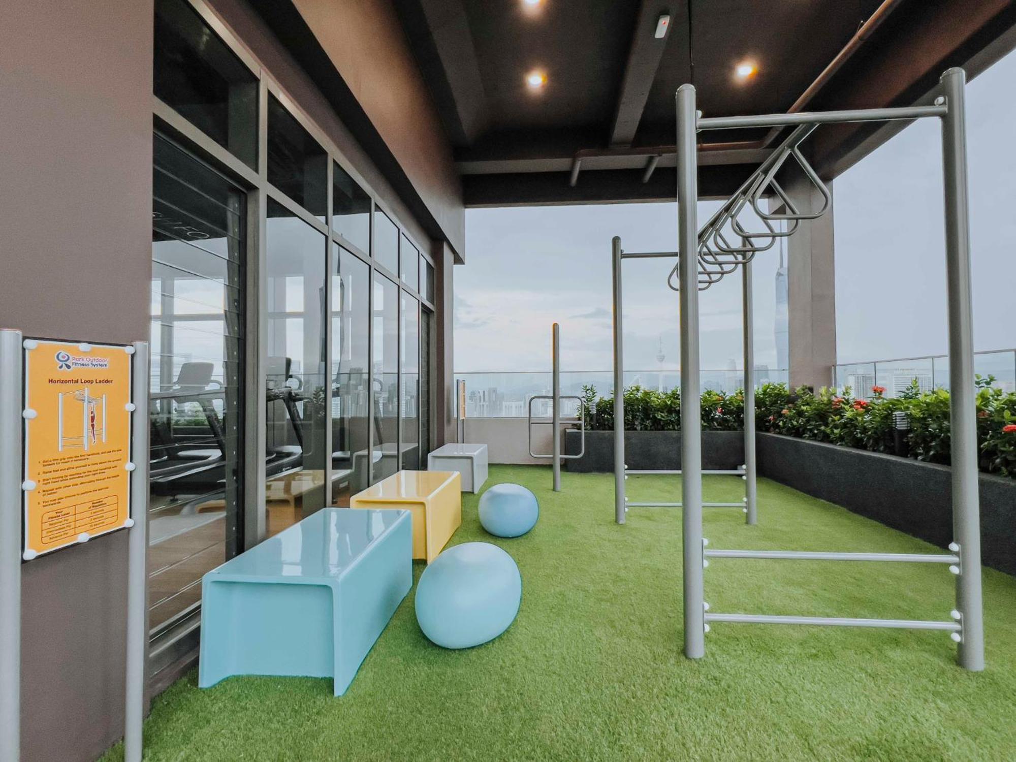 Sky Pool Suites Kl Sentral - Riveria City Kuala Lumpur Exterior photo